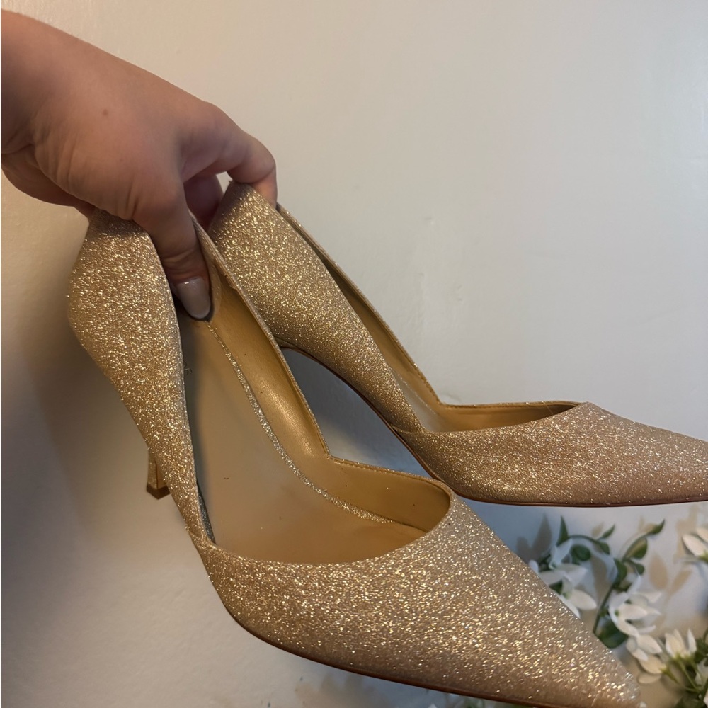 ✨MOVING SALE✨ Ann Taylor Gold Glitter Women's Heels✨